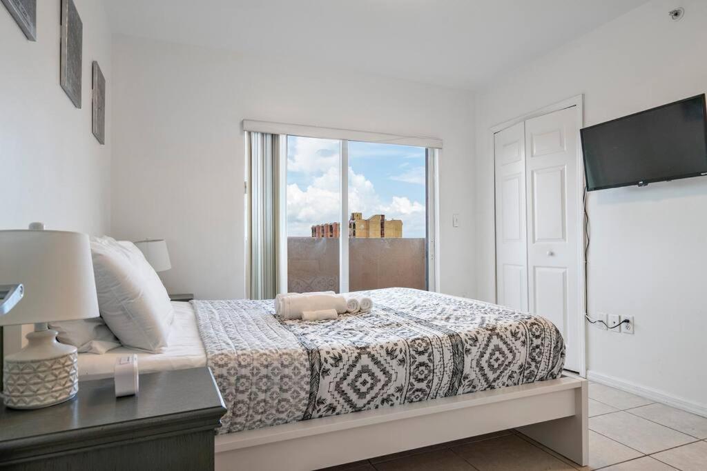 2/2 10 Minutes To Airport And 15 Minutes To Beach Miami Luaran gambar